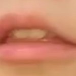 이런 처진 <b>입꼬리</b>