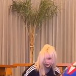 하우<b>스윗</b> 챌린지 보는데 대체 윈터 왜 잘생긴 느낌인거지