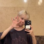 윈터 이거 <b>에어</b>팟 어케 붙여놓는거야?