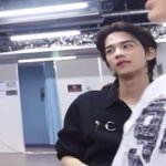 투어스 신유도 떠<b>그클럽</b> 입었네