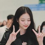 안 좋아하고는 못 배기는 <b>여</b><b>돌</b>들
