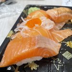 [어케생각해] 이거 혹시 연어<b>뱃살</b> 맞아..?