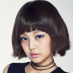 제니랑 하<b>니랑</b> 닮았어