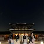 한국인들 국뽕 차오르게 하는 뉴진스, 올아<b>워즈</b> 무대 의상...jpg