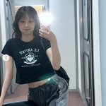 츄, 살짝 보이는 개미허리..귀여움 한도초과