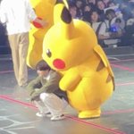 <b>최초</b> 피카츄랑 싸우는 아이돌