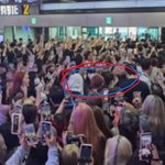 엔하이픈의 공항 <b>질서</b> 오늘자 심각해보이는..