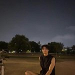 근데 갑자기 유명해<b>지면</b> 돌아다니지 못해서