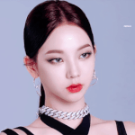 <b>뱀상</b> 시절 카리나