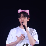 요즘 계속 <b>살</b>이 빠지는 백현,,