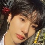 앤톤 연생 시절 결혼식 가는 사진을 <b>포카로</b> 낸 sm