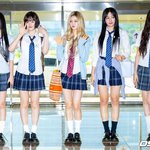 오늘자  교복입고 출국한 뉴진스 <b>기사</b>사진