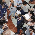 벗어날 수가 없었지요 (23)