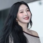 [왓<b>IS</b>] 레드벨벳 조이, SM에 불만 제기?... 누리꾼들 ‘갑론을박’