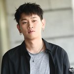 [댓글부탁해] 크러쉬, 활동 잠정 중단…"허리 디스크 악화→수술...