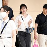 [댓글부탁해] 김지원 ‘<b>문이</b> 열리네요~ 천사가 입국하죠~’[포토엔HD]