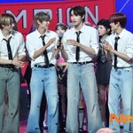 라이즈 , 우리가 쇼챔 1위 했어요[포토엔<b>HD</b>]