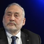 노벨상 16명 “바이든 경제정책이 훨씬 우월…트럼프, 인플레 재점화시킬...