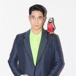 엄태구, <b>컬러</b>풀 화보 공개