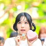 오늘자 뮤직뱅크 출근길에서 <b>러브</b>버그 습격당한 걸그룹 캔디샵