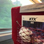 [모두드루와] <b>KTX</b>에서 발견한.. 똥귀저기.. 하아..