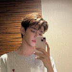 장<b>하오</b> 거울셀카
