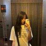 뉴진스 민지 승헌쓰 컨디션<b>난조</b> 티셔츠 입고 다니는