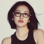 안유진 <b>마르디</b> 메르크디 안경 화보