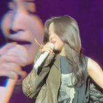 있지 류진 <b>무대</b>의상 속옷임..?