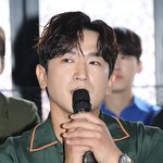 [포토]이민우, '아트<b>테이</b>너로 인사드려요'