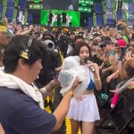 실시간 <b>워터</b>밤 권은비