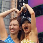 트와 <b>나연</b>이랑 키오프 쥴리 워터밤에서 만났네