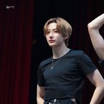 자기 주장 강하게 펼친 라이즈 <b>앤톤</b> 의상