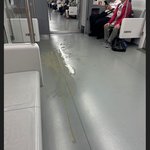 지하철 3호선 음료 줄줄