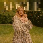 <b>수키</b> 워터하우스 &amp; 딸 영국 보그 8월호 화보