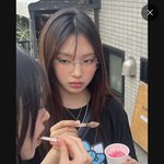[댓글부탁해] <b>혜인</b> 안경 이거 알 있는 거임 없는 거임?