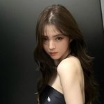 한소희, 스카프 룩으로 과감하게 드러낸 허리..<b>매혹적</b> 비주얼