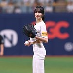 [댓글부탁해] 유주 '사인 교환 미소'[엑's HD포토]