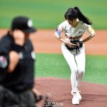 [댓글부탁해] [포토]‘어웨이팀에도 배꼽인사!’ <b>유주</b>