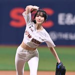 [댓글부탁해] 유주 '시구에 진심'[엑's HD포토]