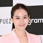 "조윤희, 이동건과 재혼·둘째까지?"…<b>유튜브</b> 가짜뉴스 직접 해명