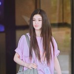뉴진스 다니엘 <b>핑크색</b> 잘 어울린다 이뻐