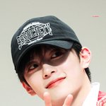 집에 <b>전등</b> 나가면 얘네 사진 걸어야겠다