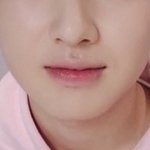 다 오버립 하고 다니는데 혼자 <b>축소립</b> 하고 다니는 남돌