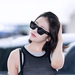 [현장포토] "쓸어 넘겨, 화보"...안유진, 우아한 미모 디스패치사진