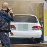 70대 여성 운전자, 좁은 시장 횟집으로 <b>돌진</b>..."급발진"...