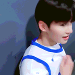방탄 <b>뷔</b> 닮은 아이돌