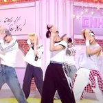 무대 대조가 심합니다..