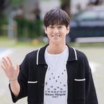 김범, ‘수줍수줍 출근길 포토타임’ (<b>파워</b>타임 출근길) [HD포토]