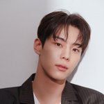 윤서빈, <b>앤드</b>벗 컴퍼니에 새둥지…갓세븐 영재와 한솥밥